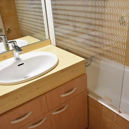 Apartmán Au Centre Avec Parking, 3eme Etage, 4 Pers - Fr-1-464-151