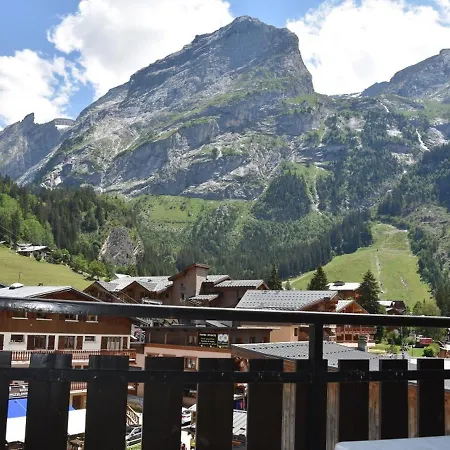 Au Centre Avec Parking, 3eme Etage, 4 Pers *